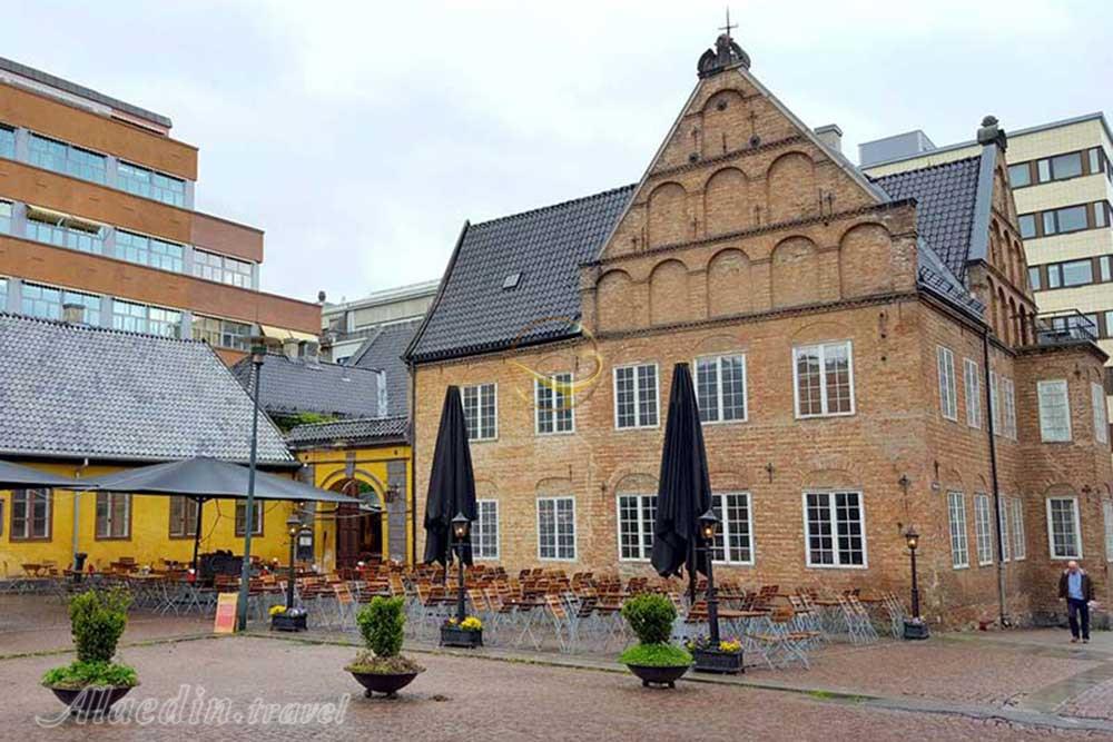 خیابان کارل یوهانس گیت اسلو | علاءالدین تراول