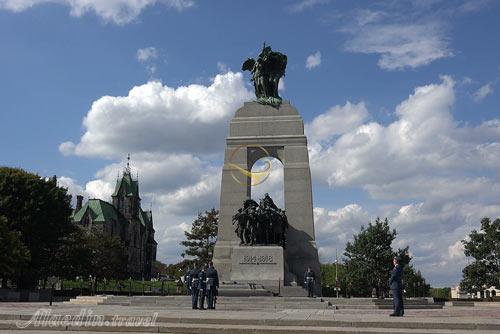 یادمان ملی جنگ در اتاوا - کانادا