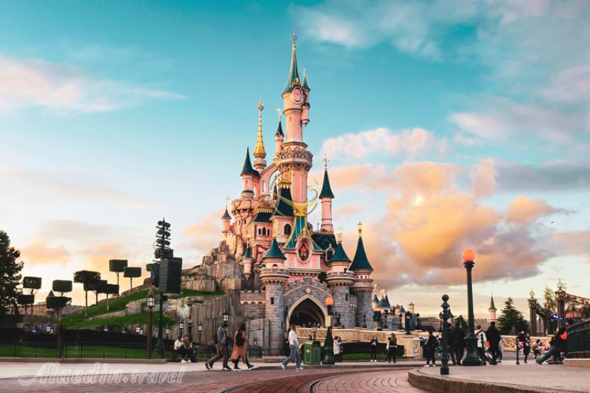 دیزنی لند پاریس - فرانسه علاالدین تراول