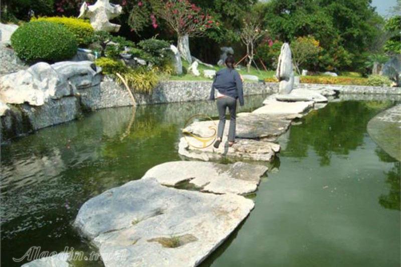 پارک سنگی و مزرعه کروکودیل در پاتایا - تایلند