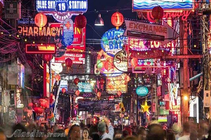 خیابان واکینگ استریت در پاتایا - تایلند