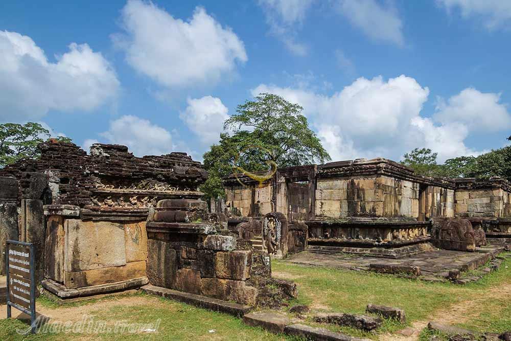 خرابه های باستانی پولونارووا - سری لانکا | علاءالدین تراول