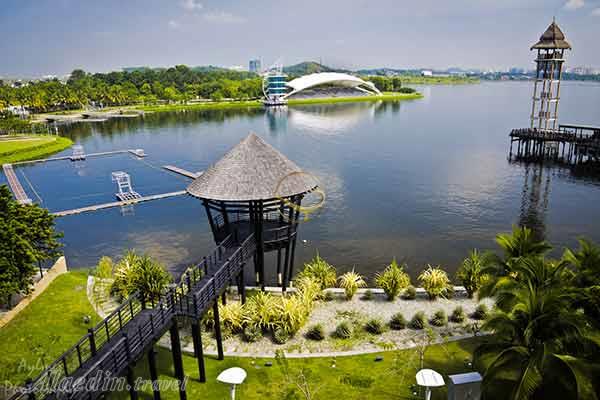 دریاچه پوتراجایا در مالزی