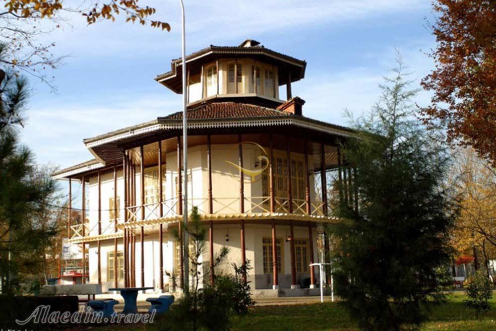 عمارت کلاه فرنگی رشت | علاءالدین تراول