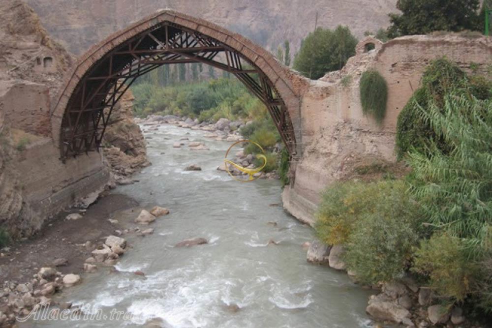 روستای تاریخی انبوه رودبار | علاءالدین تراول