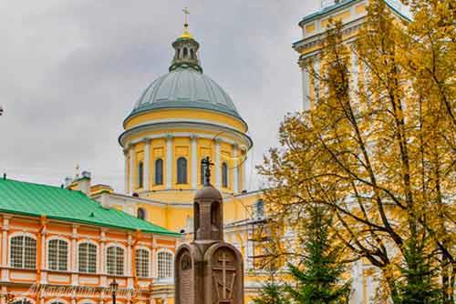 صومعه الکساندر نوسکی سنت پترزبورگ روسیه