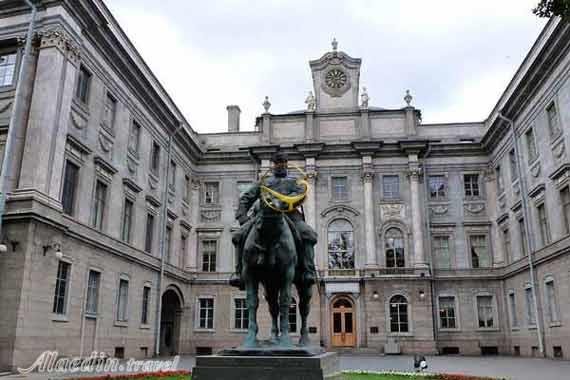 کاخ مرمر سنت پترزبورگ روسیه