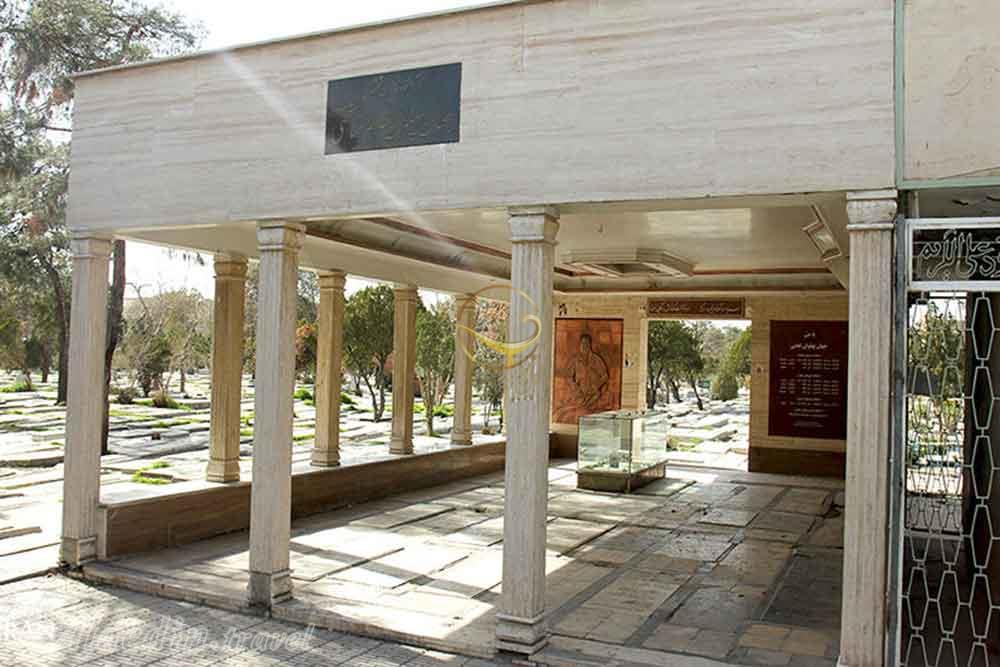 آرامگاه ابن بابویه در شهرری (گورستان ابن بابویه) | علاءالدین تراول