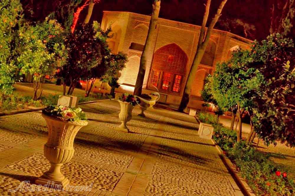 عمارت کریم‌خان زند در باغ جهان نما در شیراز | علاءالدین تراول