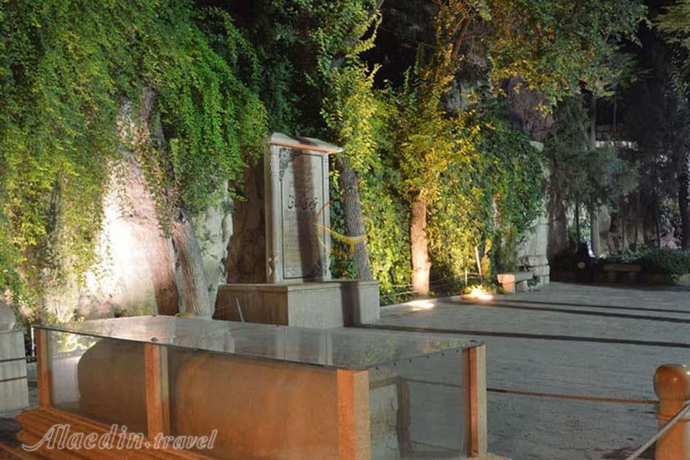 آرامگاه خواجوی کرمانی در شیراز | علاءالدین تراول