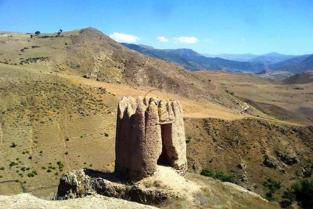 قلعه و برج گرماور سیاهکل | علاءالدین تراول