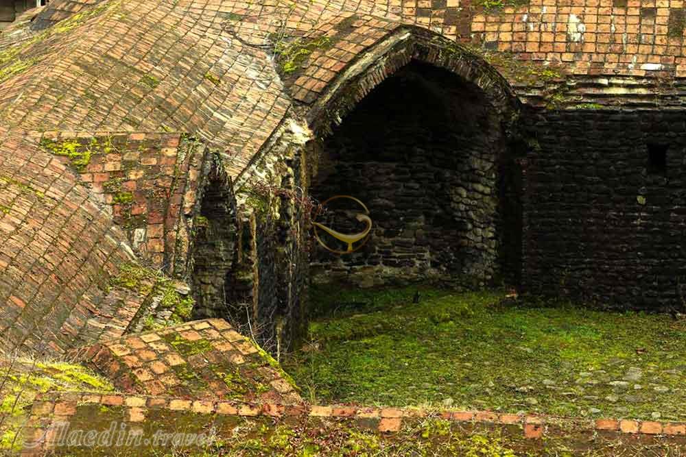 کاروانسرای سنگی تی تی سیاهکل | علاءالدین تراول