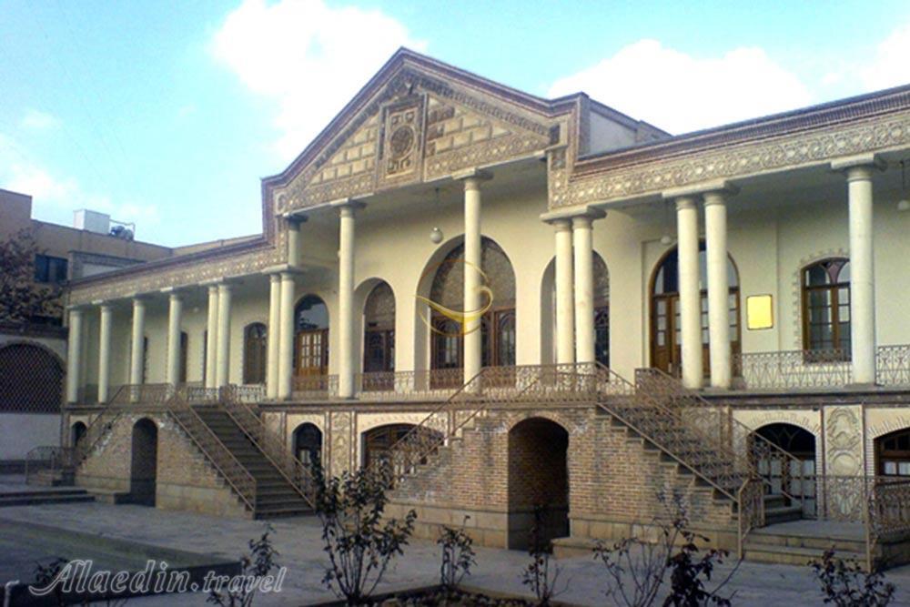 نمای بیرونی خانه امیر نظام گروسی تبریز (موزه قاجار) | علاءالدین تراول
