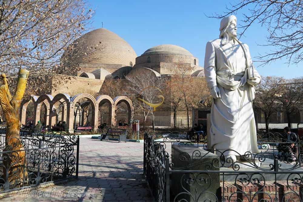 محوطه بیرونی مسجد کبود تبریز | علاءالدین تراول