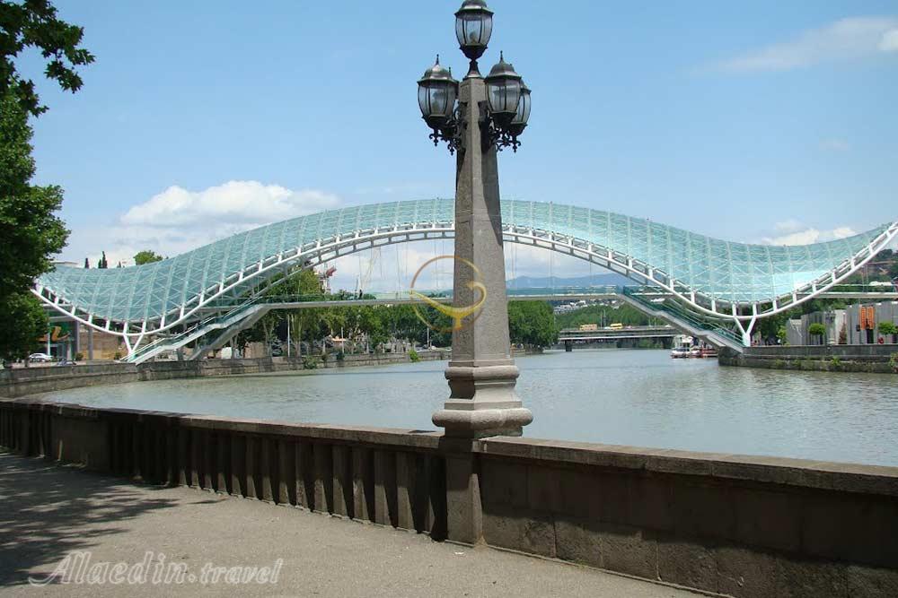 پل صلح تفلیس در گرجستان | علاءالدین تراول