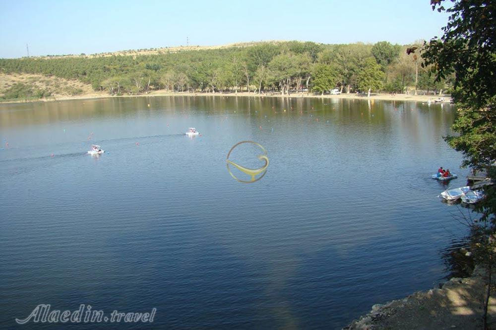 دریاچه لیسی در تفلیس - گرجستان | علاءالدین تراول