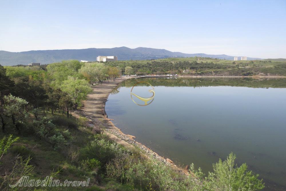 دریاچه لیسی در تفلیس - گرجستان | علاءالدین تراول