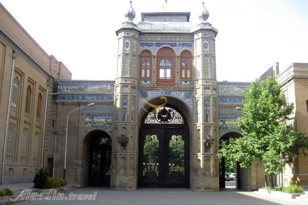 سردر باغ ملی در تهران | علاءالدین تراول