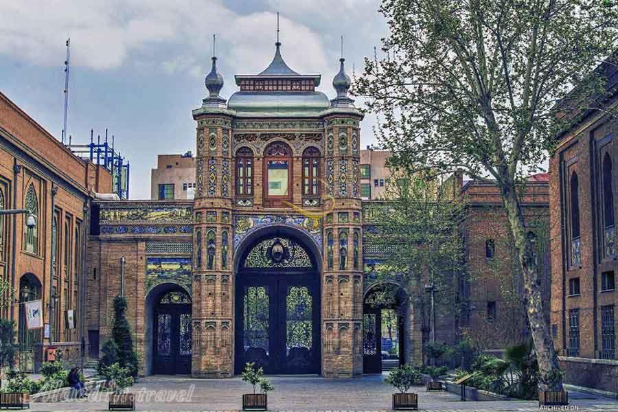 سردر باغ ملی در تهران | علاءالدین تراول