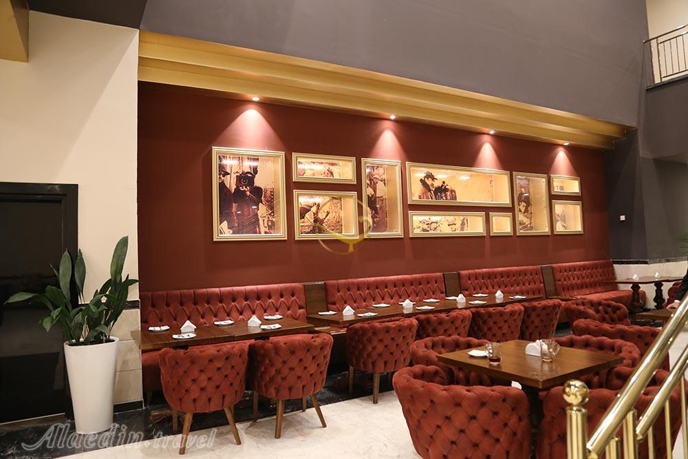 پردیس سینمایی ایران مال - تهران | علاءالدین تراول