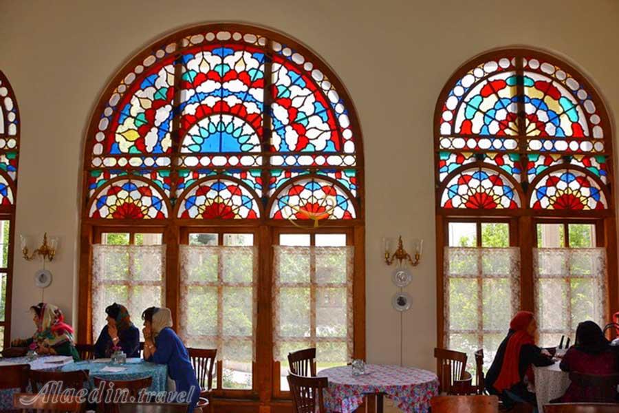 کافه مسعودیه تهران | علاءالدین تراول