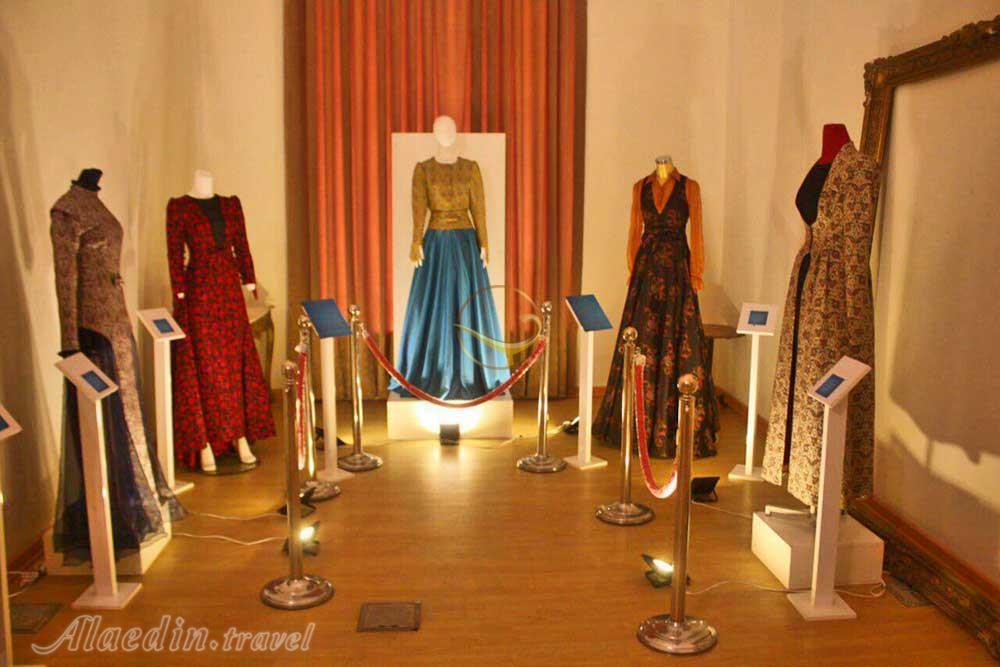 موزه پوشاک سلطنتی در کاخ سعدآباد تهران | علاءالدین تراول