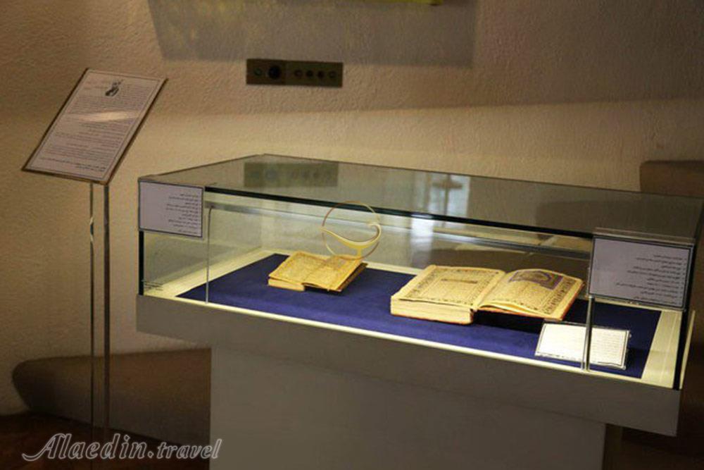 موزه کتابخانه سلطنتی کاخ نیاوران تهران | علاءالدین تراول