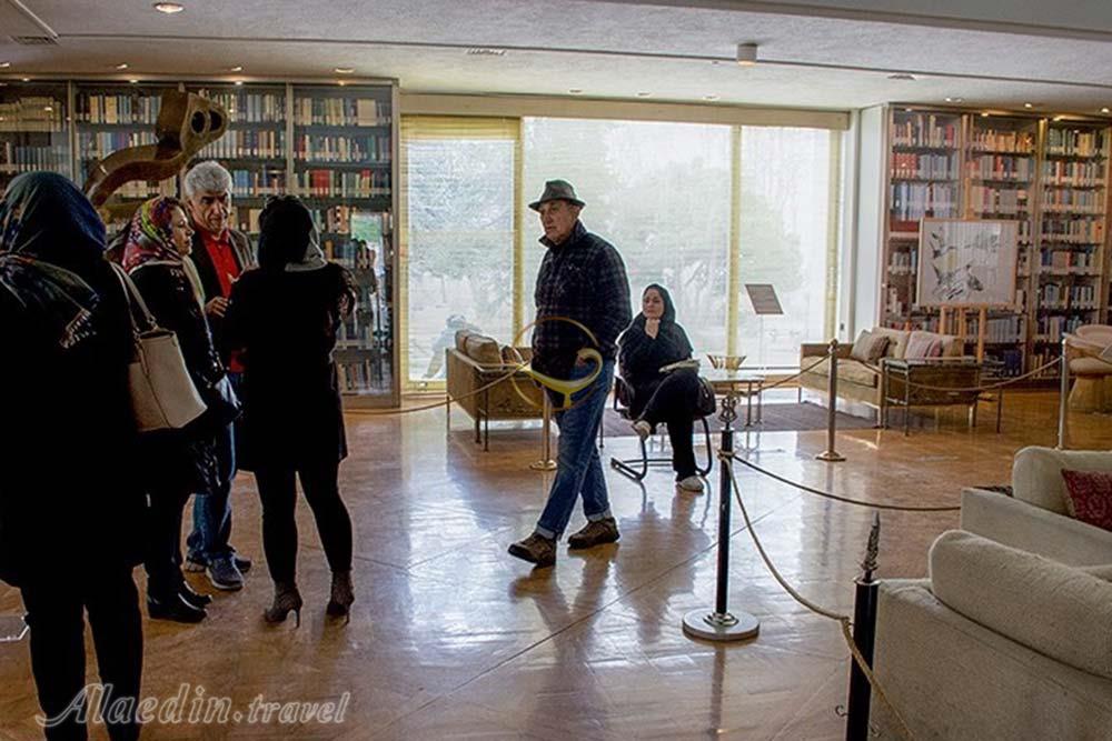 موزه کتابخانه سلطنتی کاخ نیاوران تهران | علاءالدین تراول