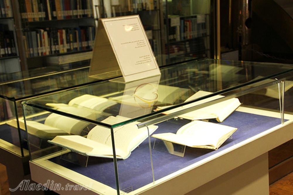 موزه کتابخانه سلطنتی کاخ نیاوران تهران | علاءالدین تراول