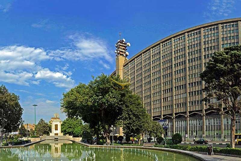 میدان توپخانه (میدان امام خمینی) در تهران | علاءالدین تراول