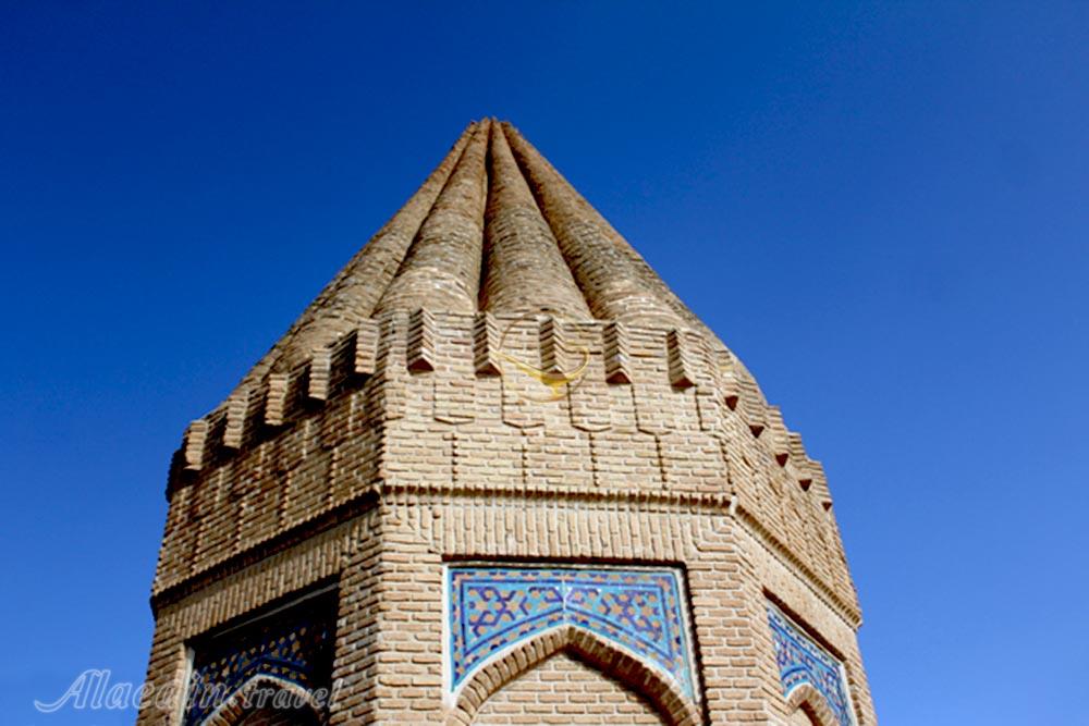 آرامگاه حیقوق نبی تویسرکان | علاءالدین تراول