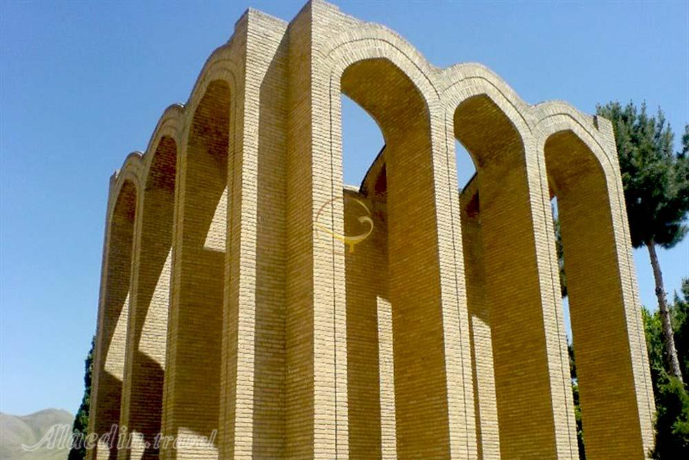 آرامگاه میر رضی الدین آرتیمانی در تویسرکان | علاءالدین تراول