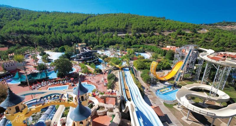 پارک آبی آکواپلیس وارنا - بلغارستان