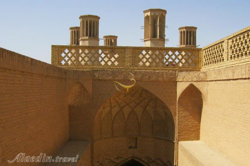 آب انبار شش بادگیر یزد