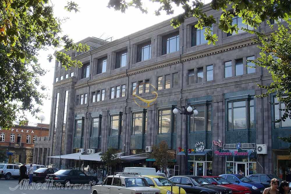 خیابان آبوویان در ایروان - ارمنستان | علاءالدین تراول