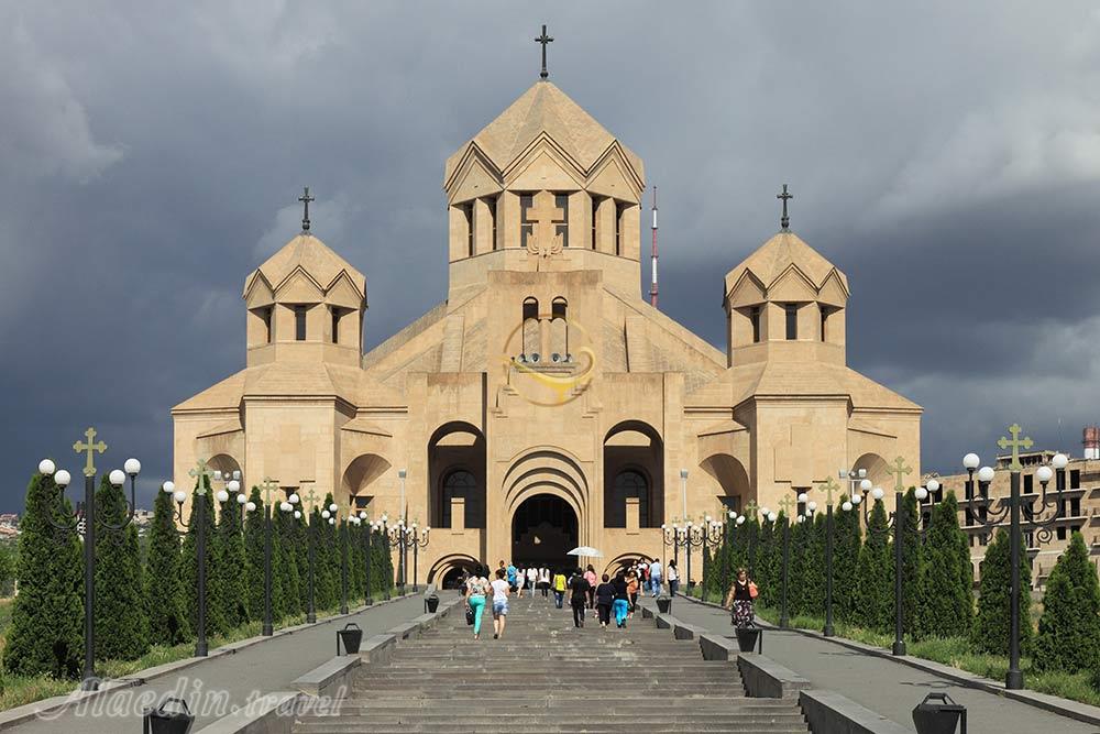 کلیسای جامع سنت گریگور روشنگر (لوزاوریچ) در ایروان - ارمنستان | علاءالدین تراول