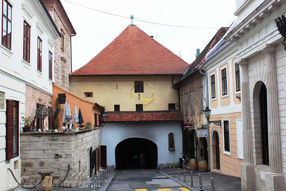 دروازه سنگی زاگرب | علاءالدین تراول