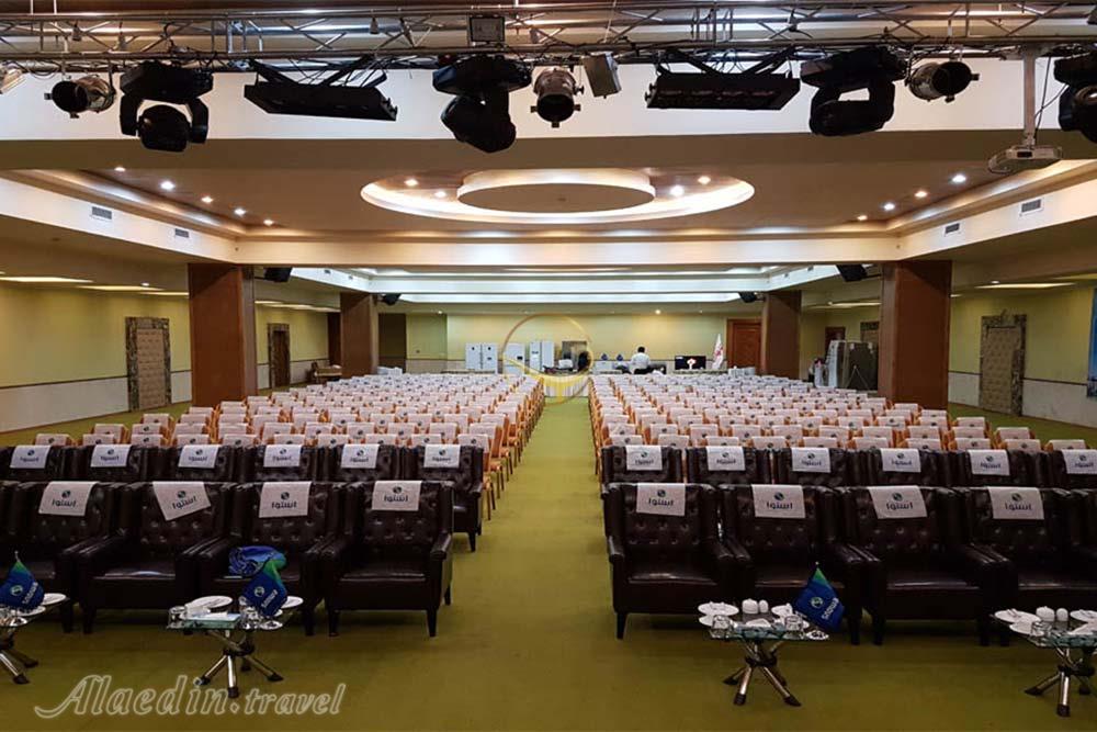 سالن نسترن هتل میزبان بابلسر | علاءالدین تراول