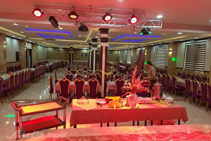 سالن پردیس هتل پارسیان آزادی بم | علاءالدین تراول