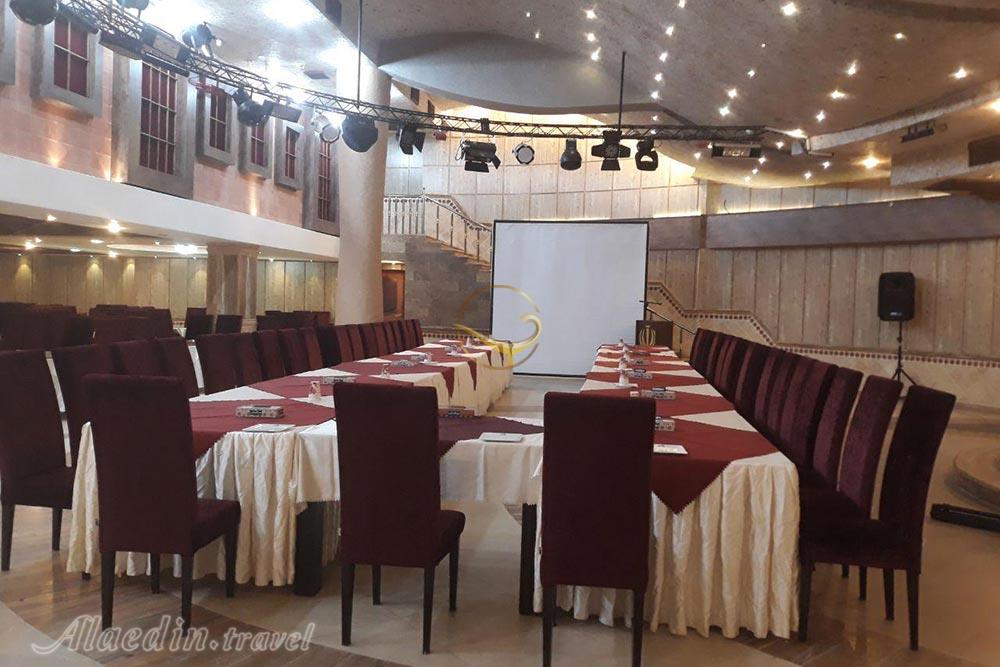 سالن های هتل معین فومن | علاءالدین تراول