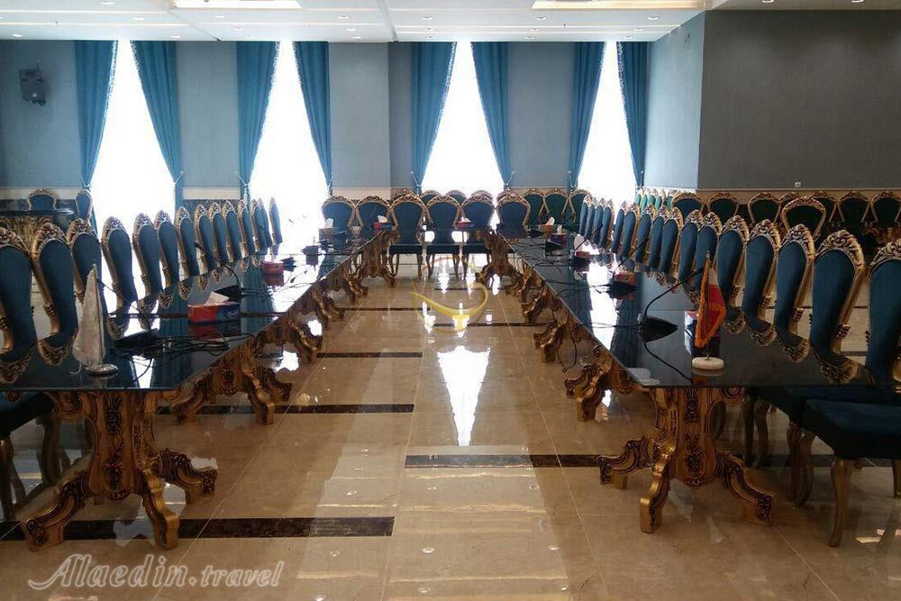 سالن سمینار هتل امیران 2 همدان | علاءالدین تراول