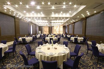 سالن چشم انداز هتل باباطاهر همدان