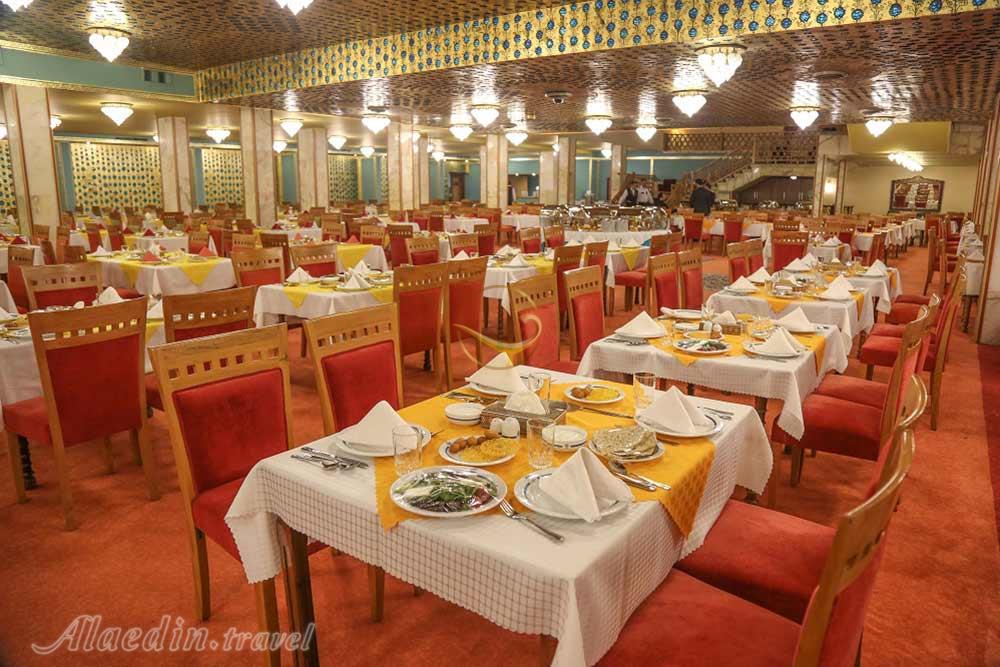 سالن فیروزه هتل عباسی اصفهان | علاءالدین تراول