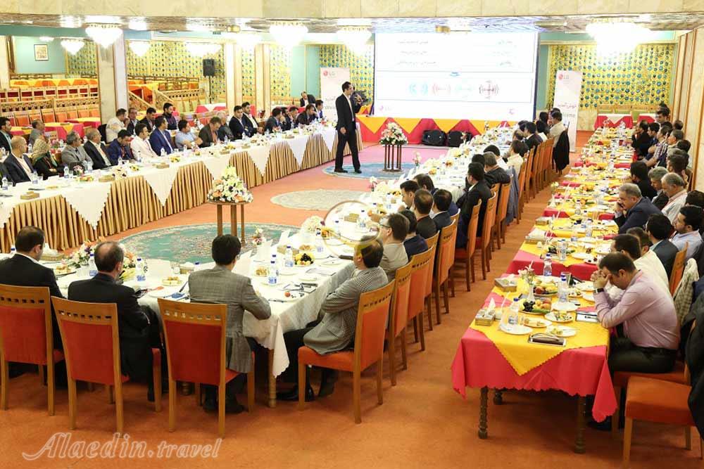 سالن فیروزه هتل عباسی اصفهان | علاءالدین تراول