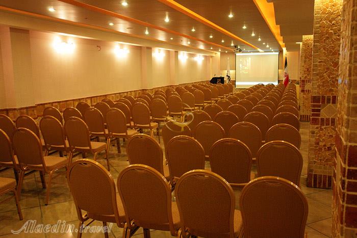 سالن مهتاب هتل آسمان اصفهان
