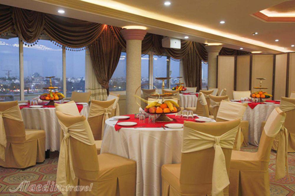 سالن چشم انداز نگین هتل پارسیان کوثر اصفهان | علاءالدین تراول