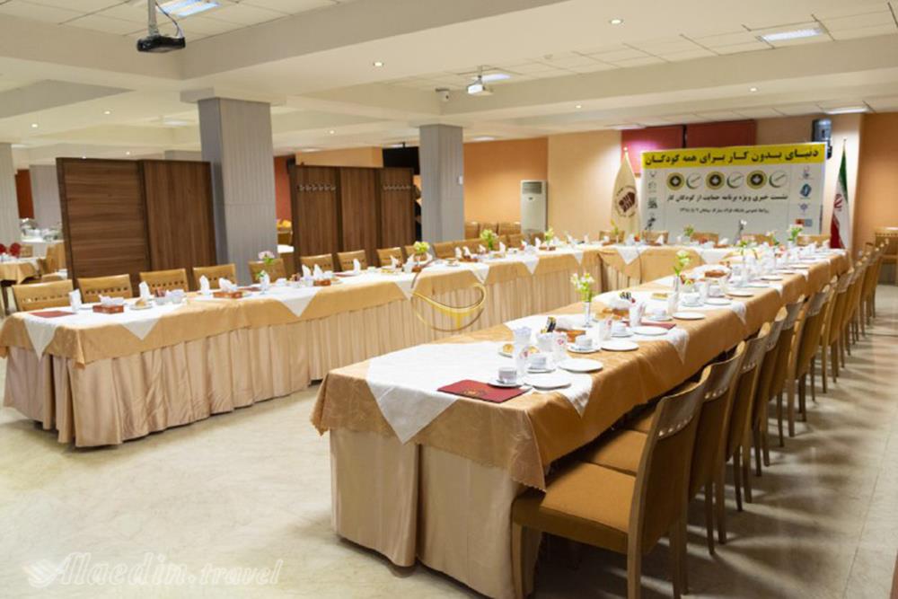 سالن اجتماعات هتل پیروزی اصفهان | علاءالدین تراول
