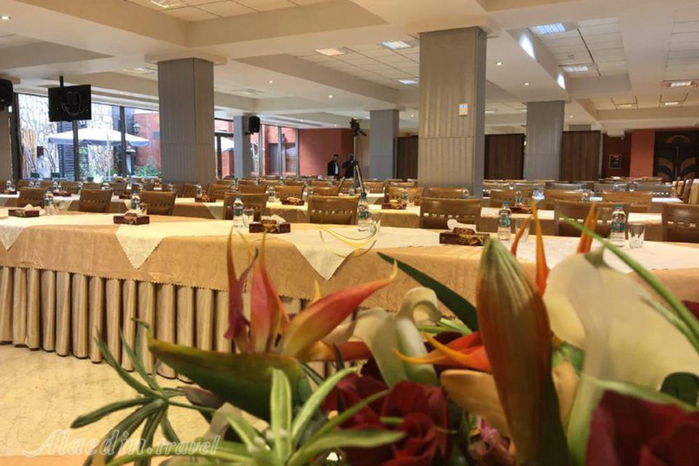 سالن اجتماعات هتل پیروزی اصفهان | علاءالدین تراول