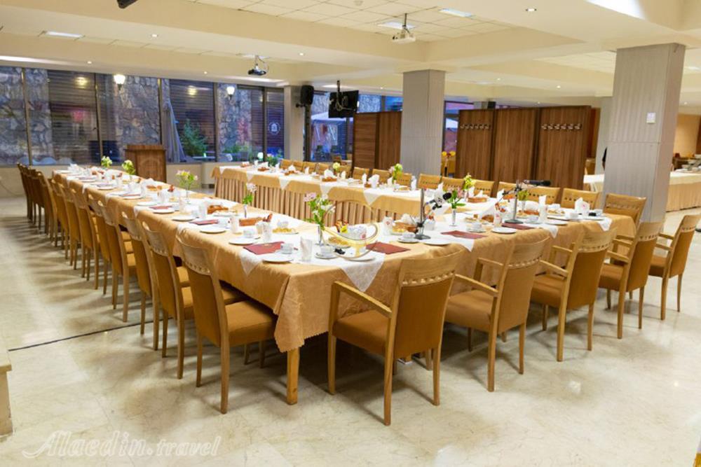سالن اجتماعات هتل پیروزی اصفهان | علاءالدین تراول