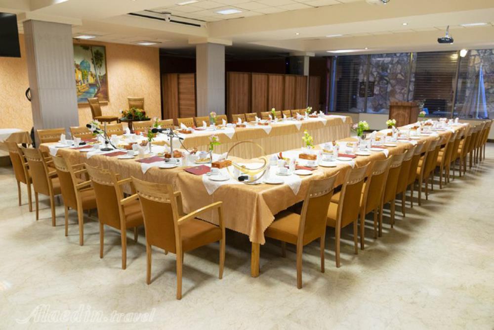 سالن اجتماعات هتل پیروزی اصفهان | علاءالدین تراول